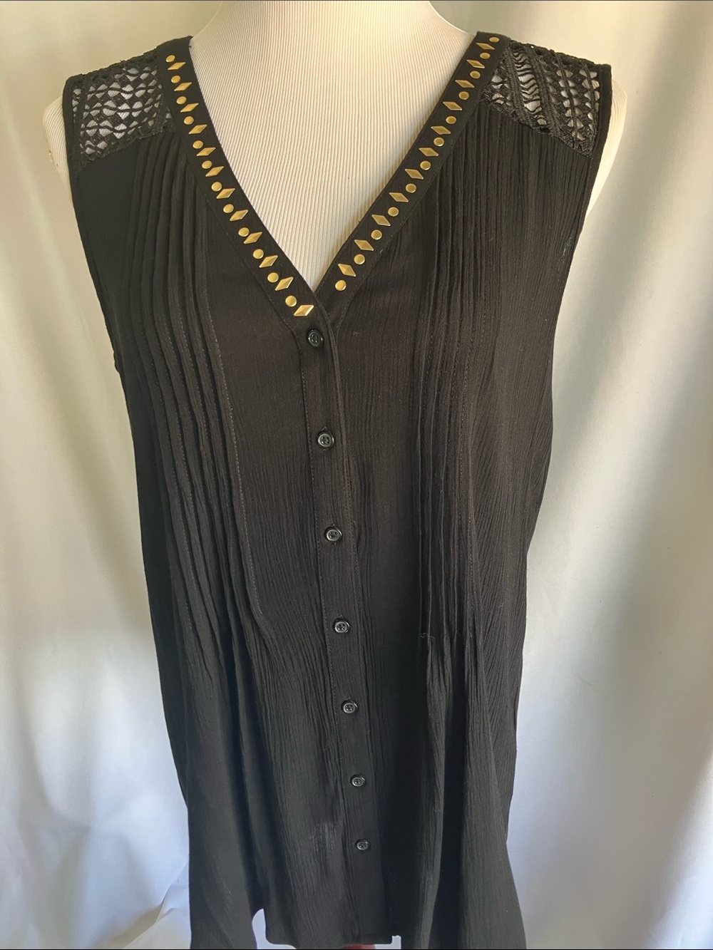 Lee Black Sleeveless Button-Front Blouse with Gold Stud Trim